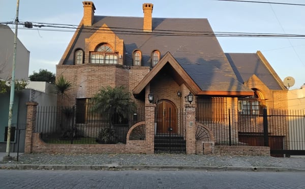 VENTA 6 AMB VILLA SARMIENTO PILETA JARDIN COCHERA — foto 2