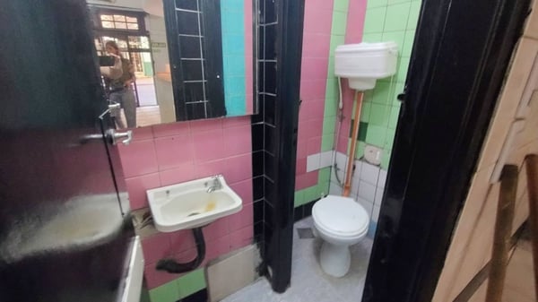 VENTA LOCAL COMERCIAL CON DEPÓSITO EN MONSERRAT — foto 4