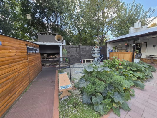 Casa quinta en venta Villa Luzuriaga con pileta — foto 5