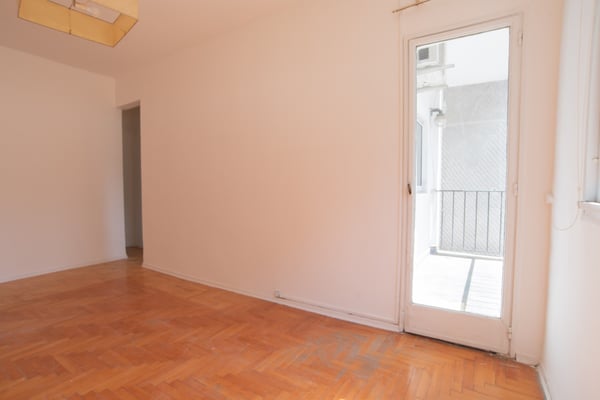 Venta de departamento de 3 ambientes con balcón y mucha luz en Cañitas — foto 4