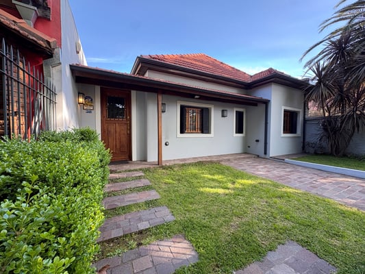 Casa en venta en Florida, una planta, 2 dormitorios, jardín y pileta — foto 3