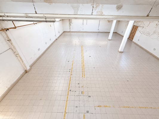 GALPÓN CON OFICINAS EN ALQUILER 370 metros.  EN FLORIDA OESTE | PREDIO MULTIEMPRESA CON SEGURIDAD — foto 4