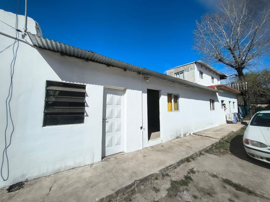 VENTA DE 4 DEPTOS LOTE DE 320 MTR PILAR — foto 2