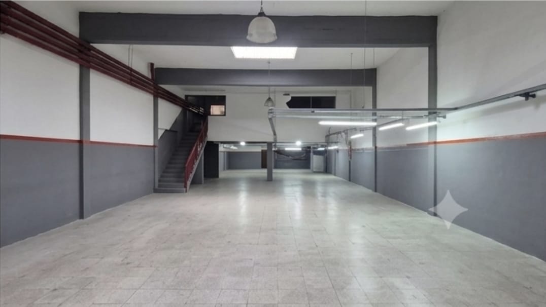 Venta Deposito 500m2 en Lomas del Mirador — foto 1
