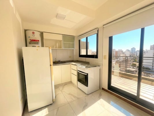 VENTA ABASTO MONOAMBIENTE CON TERRAZA PROPIA. — foto 5