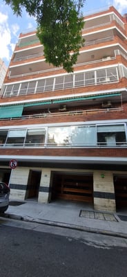 VENTA DEPARTAMENTO SEIS AMBIENTES FLORES  COCHERA — foto 3