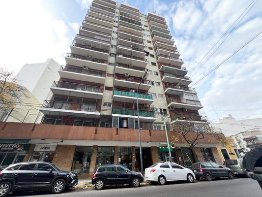 VENTA -DPTO 3 AMB+ DEPENDENCIA - COCHERA - CABALLITO — foto 2