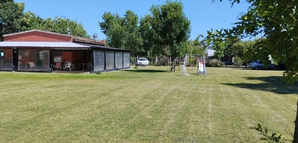 VENTA CASAQUINTA 3 AMBIENTES RUTA 28 — foto 2