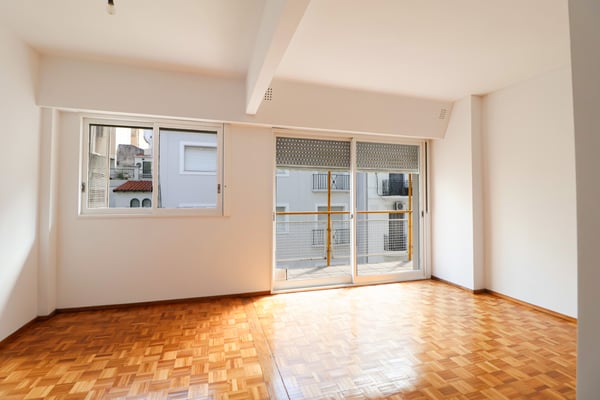Departamento de  3 ambientes con amplio balcón y baulera – Tucumán 1630 San Nicolas — foto 2