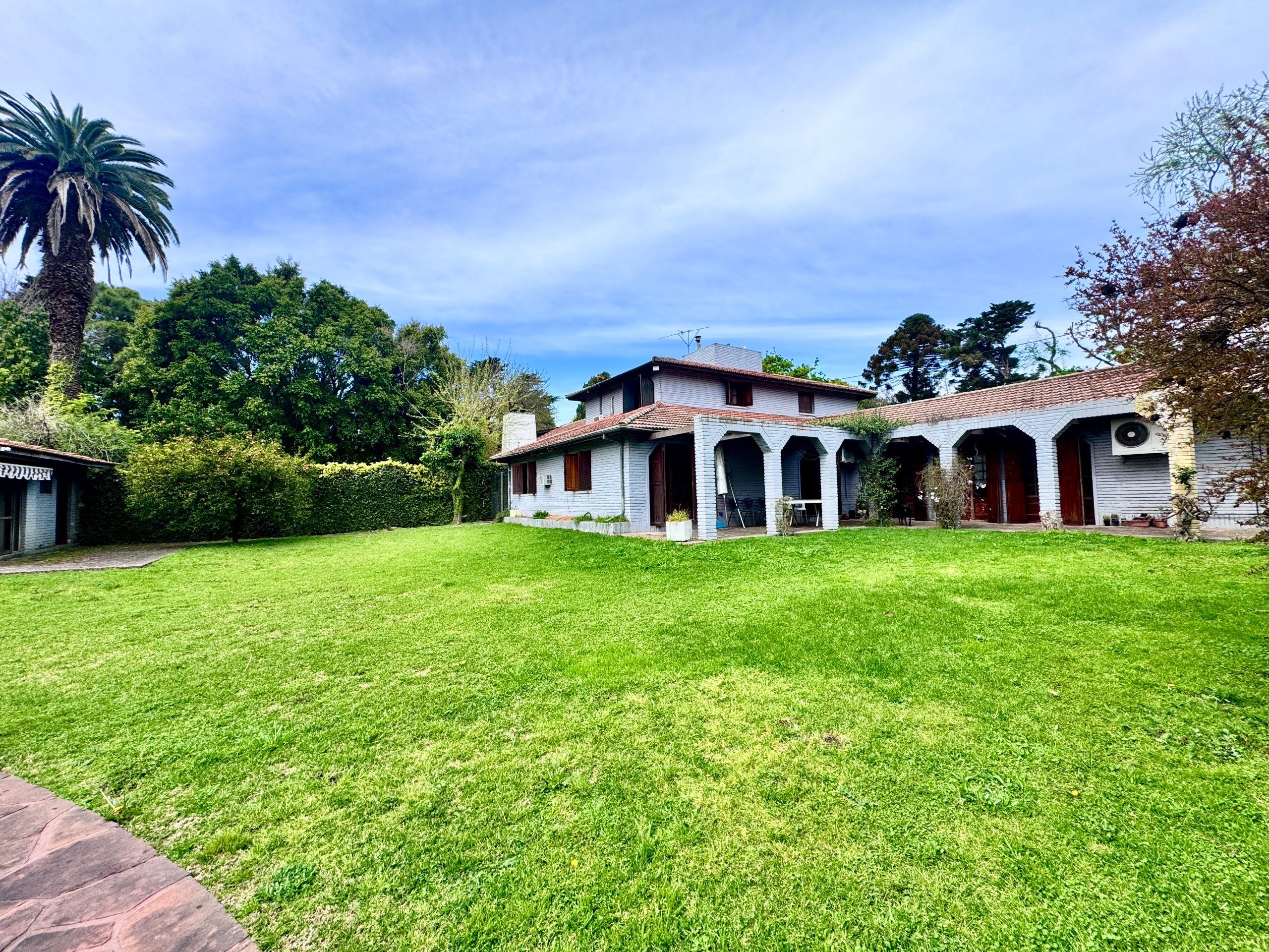 Venta de Casa de 4 dormitorios casi toda en una planta con excelente lote en Santa Rita, Boulogne — foto 1