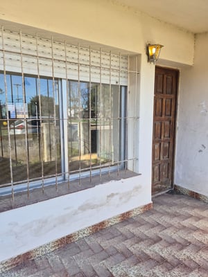 VENTA CASA GRAL LAS HERAS AMPLIO LOTE — foto 2