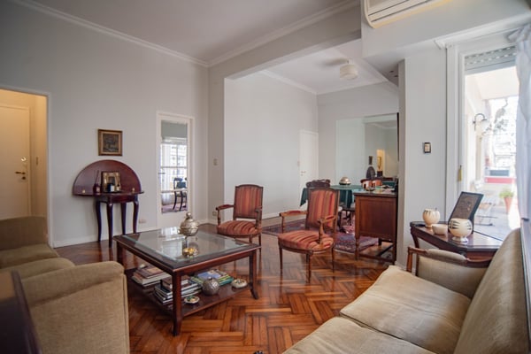 Venta Departamento de 3 Ambientes en esquina abierta con balcón y mucha luz en Recoleta — foto 3
