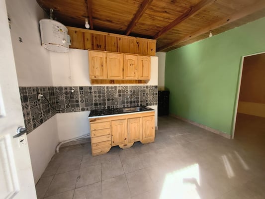 VENTA DE 4 DEPTOS LOTE DE 320 MTR PILAR — foto 3