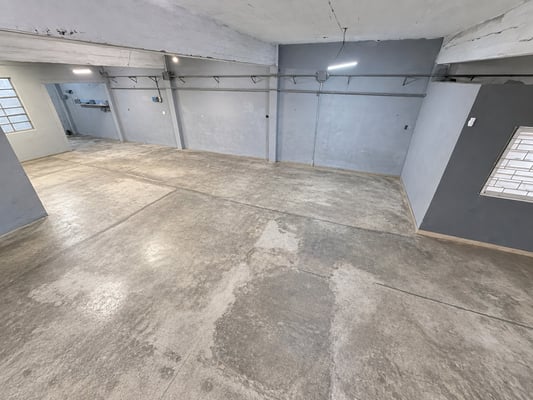 VENTA GALPÓN PH CON OFICINAS, DEPÓSITOS EN CASEROS — foto 3