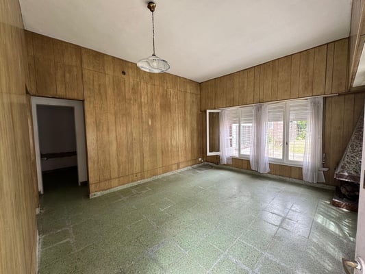 VENTA CASA CON PARQUE EN BANFIELD — foto 4