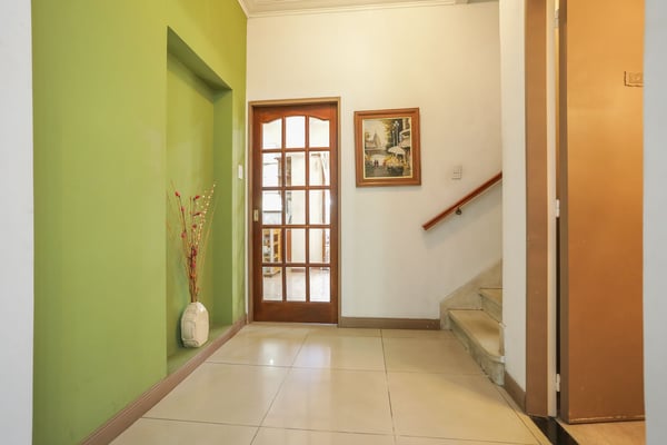 RAMOS MEJIA, CASA EN VENTA 6 AMB PARQUE PLAYROOM — foto 4