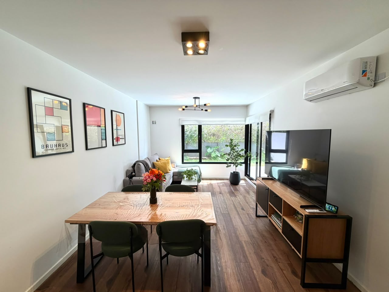 VENTA 3 AMBIENTES CON JARDIN Y AMENITIES - FLORES. — foto 1