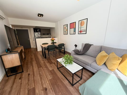 VENTA 3 AMBIENTES CON JARDIN Y AMENITIES - FLORES. — foto 2