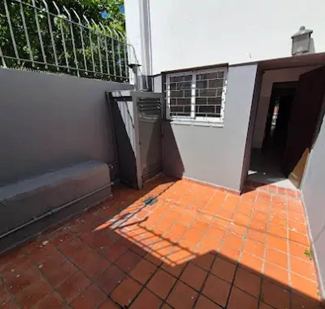 VENTA DÚPLEX 3 ambientes con patio y entrada de auto - CASTELAR NORTE  — foto 1