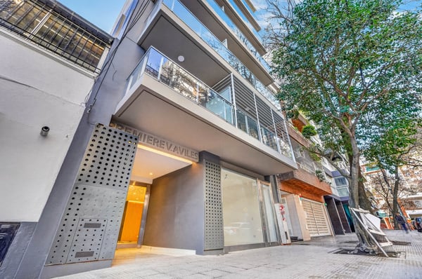 Monoambiente a estrenar en 7º piso al frente, con balcón y placares — foto 2