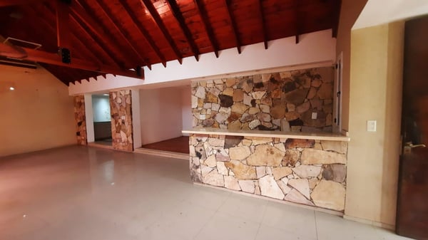 CASA EN VENTA 3 AMB JOSE C PAZ A RECICLAR — foto 3