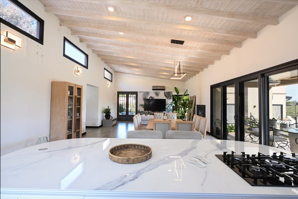 Casa a nuevo con quincho y pileta en club de polo con boxes — foto 5