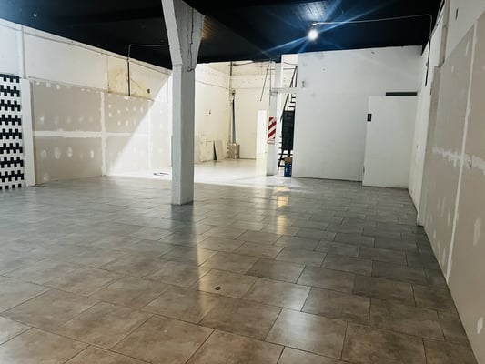 ALQUILER | AMPLIO LOCAL COMERCIAL, GALPÓN O DEPÓSITO – VILLA MAIPÚ — foto 5