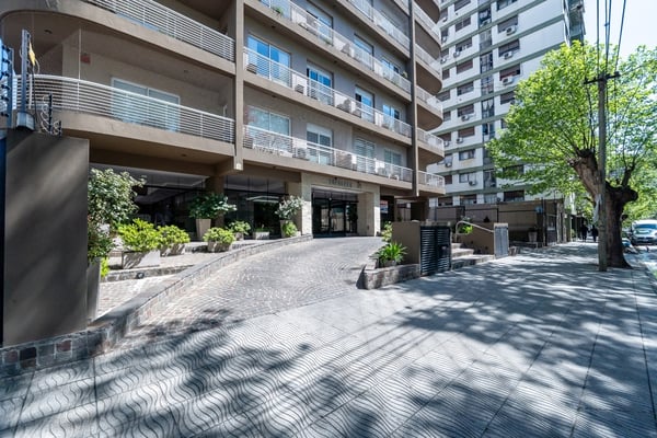 Departamento venta de 3 amb piso 11° cochera cub Ramos Mejia — foto 3