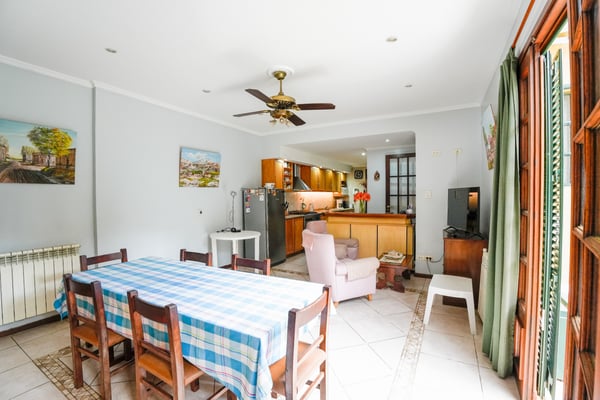 Casa tipo Inglesa 5 amb. Vte. Lopez — foto 5