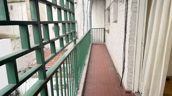 Amplio 3 ambientes con lavadero y balcón en Recoleta — foto 3
