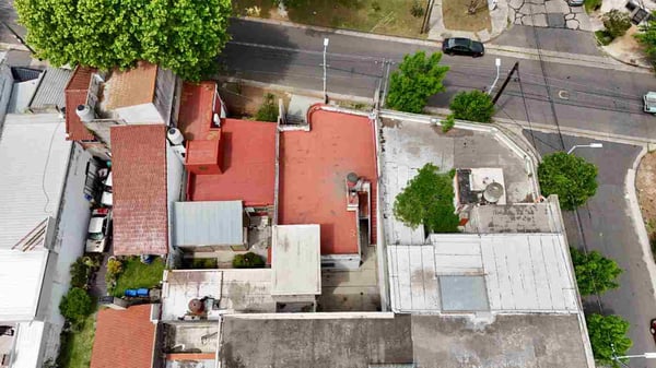 VENTA CASA EN AVELLANEDA CON GARAGE Y TERRAZA — foto 2