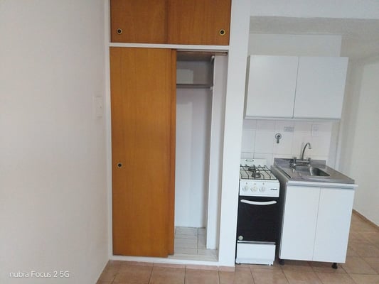 Venta departamento monoambiente en Constitución con balcón. — foto 4