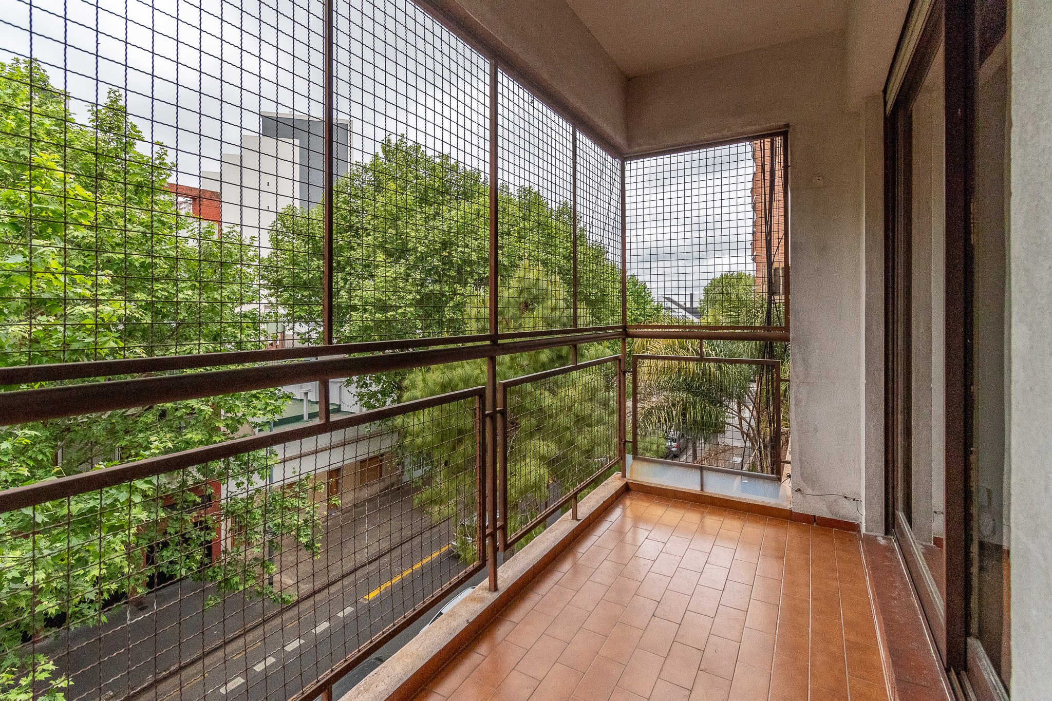En Venta Departamento de 2 ambientes con balcón y cochera en Liniers — foto 1