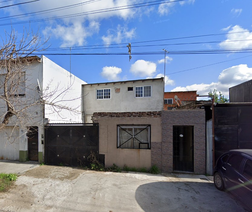VENTA CASA 4 AMB. CON COCHERA LANÚS OESTE — foto 1