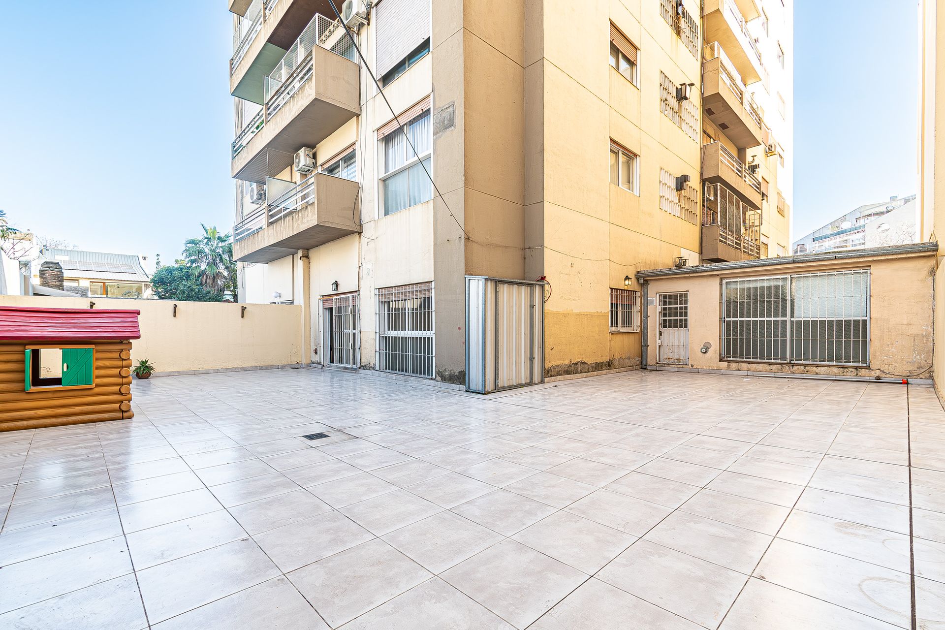 VENTA DEPTO 3 AMB DEVOTO CON ESTUDIO Y PATIO — foto 1