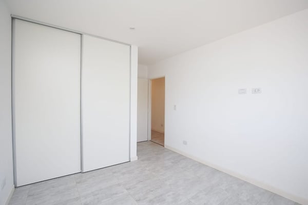 Venta Duplex 3 ambientes De Vicenzo con cochera — foto 4