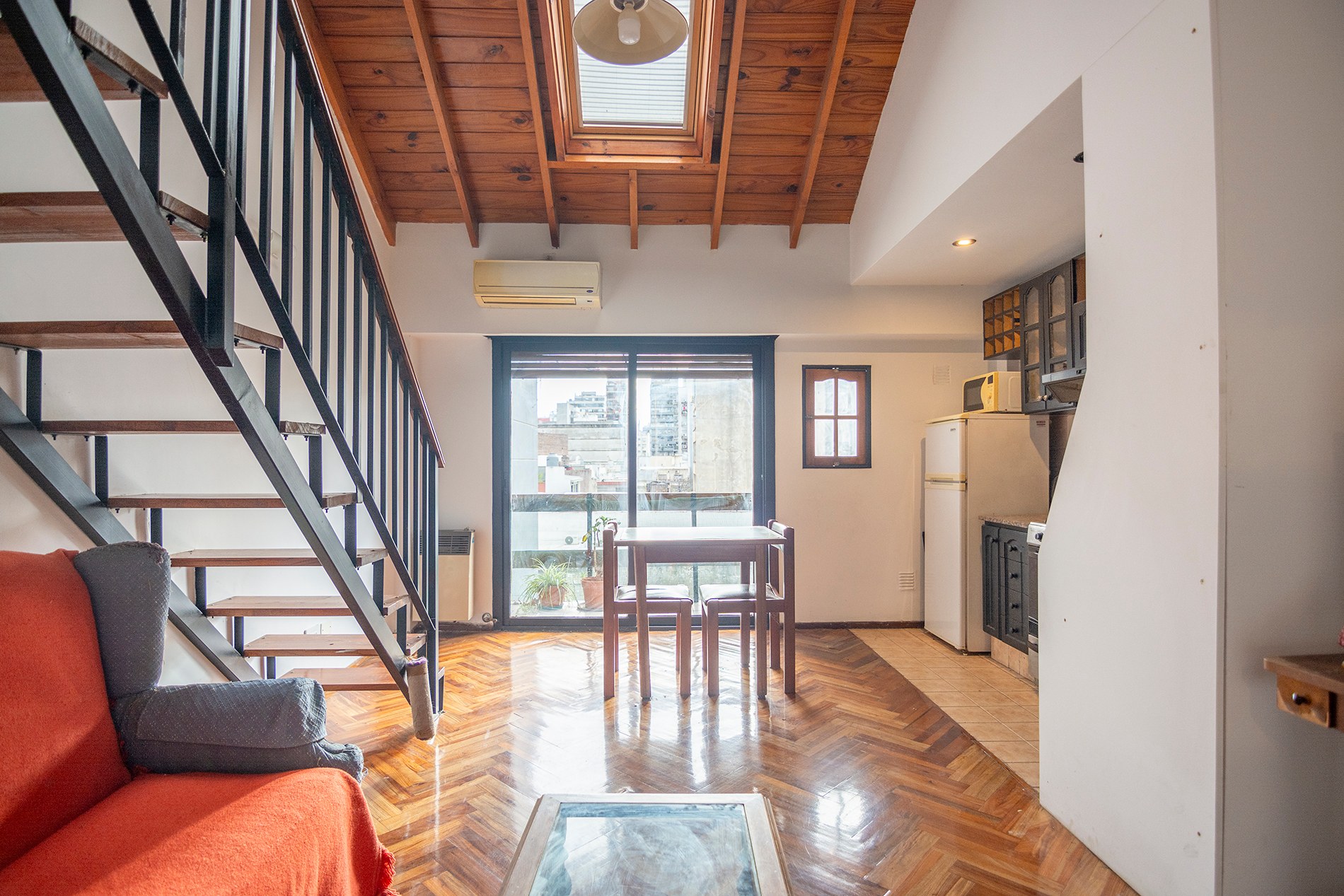 Venta Departamento tipo dúplex de 3 ambientes con balcón en Villa Crespo — foto 1