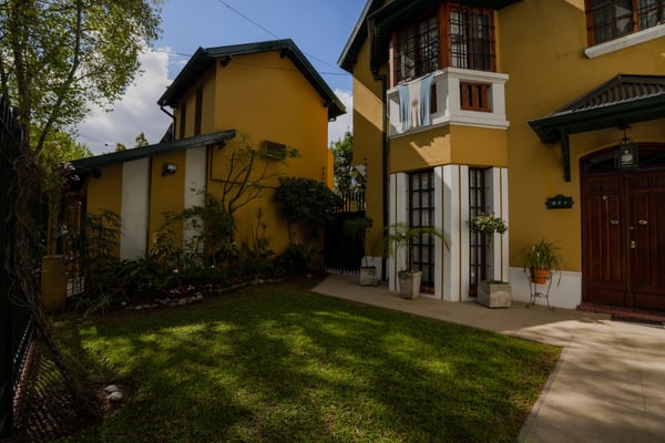 Casa tipo Inglesa 5 amb. Vte. Lopez — foto 3