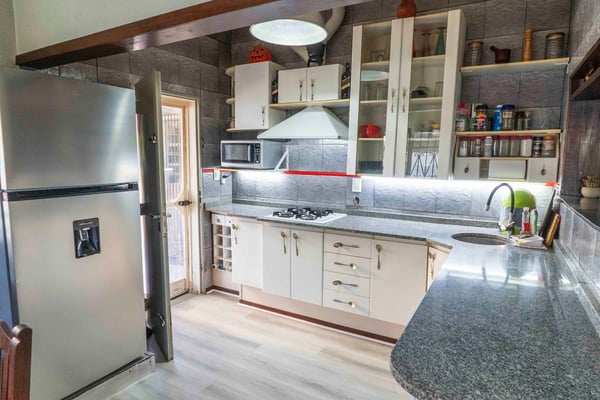 VENTA CASA QUINTA + CASA CASEROS  LA REJA MORENO — foto 2