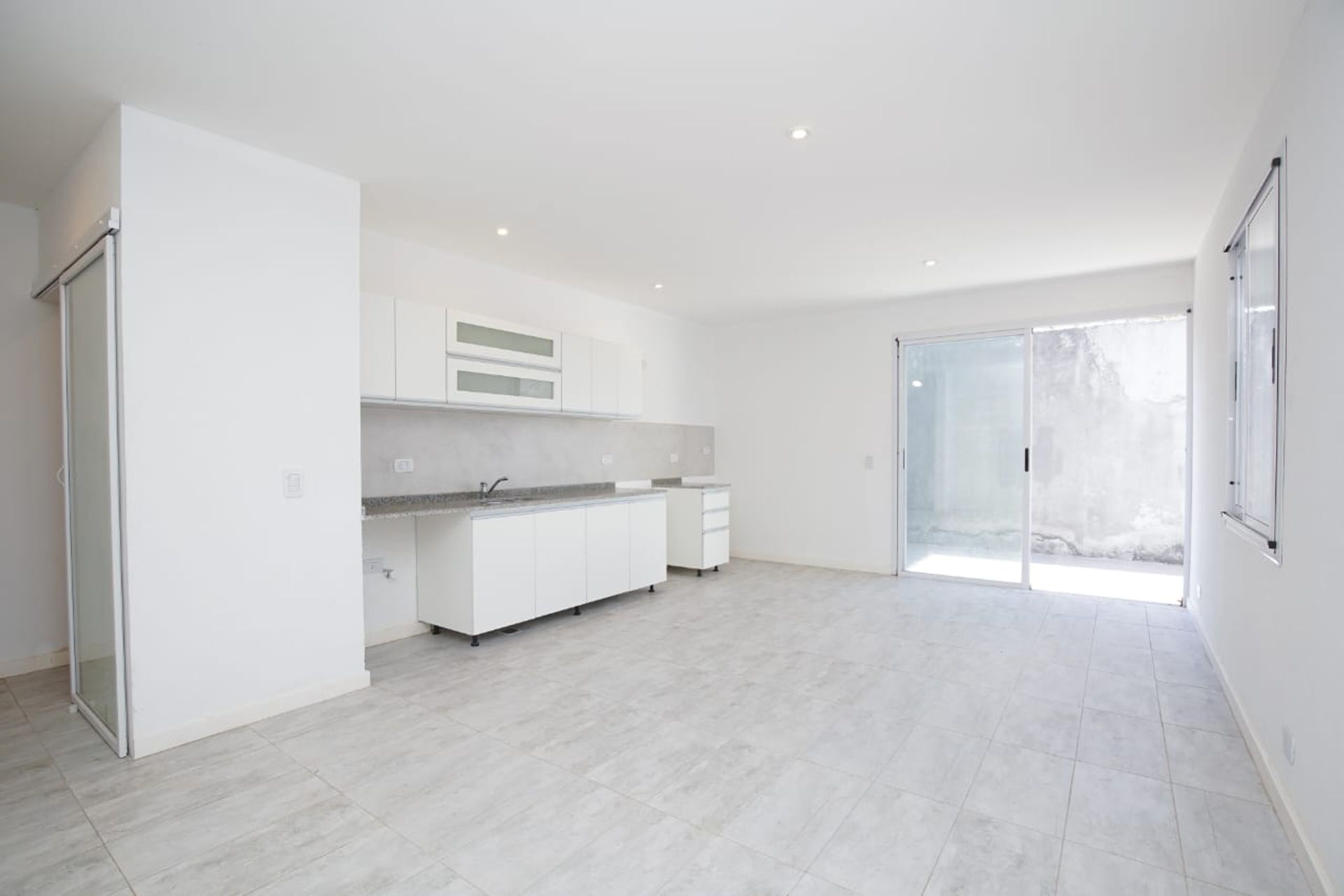 Venta Duplex 3 ambientes De Vicenzo con cochera — foto 1