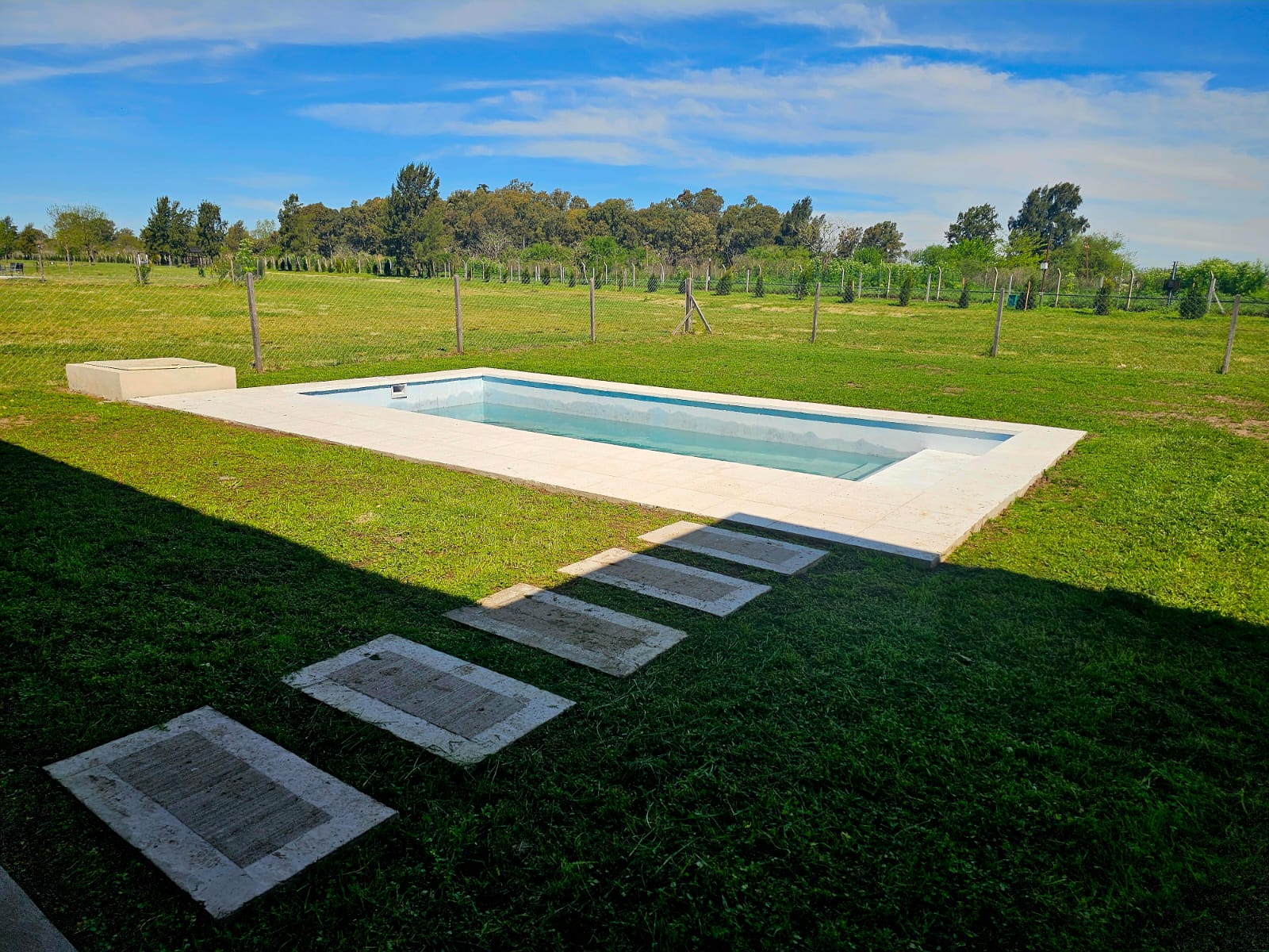 VENTA CASA 4 AMB CON JARDÍN Y PILETA EN SAN SEBASTIÁN — foto 1