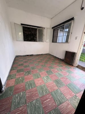 CASA - AMPLIO PARQUE - JOSÉ C. PAZ - APTO CREDITO — foto 2