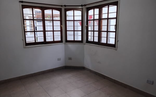 VENTA V.SARMIENTO DUPLEX 3 AMB COCHERA APTO CRED — foto 5