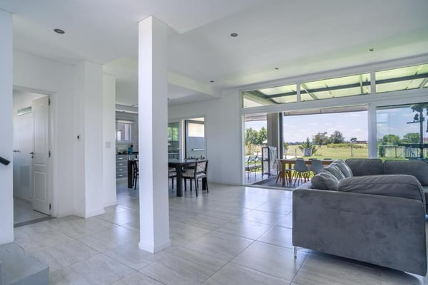 Casa 4 amb + Escritorio + Playroom - Vistas al Golf Haras Santa María, Escobar — foto 4