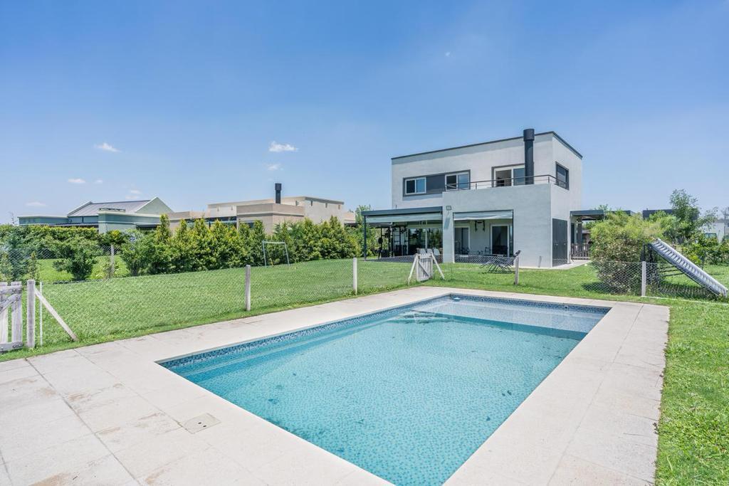 Casa 4 amb + Escritorio + Playroom - Vistas al Golf Haras Santa María, Escobar — foto 1
