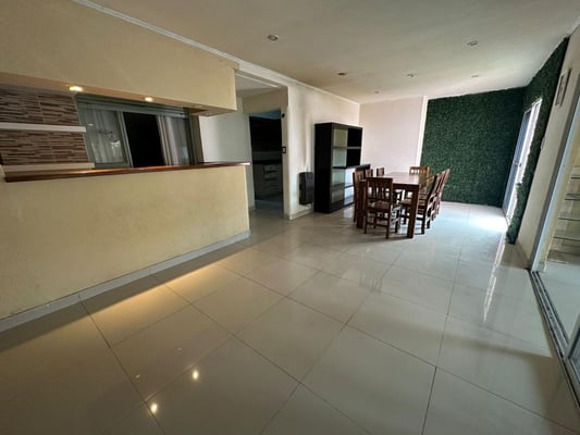 Local Comercial Y Casa Moderna Mercedes — foto 2