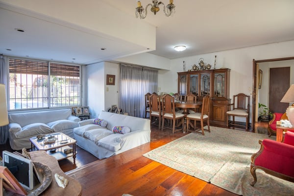 VENTA CASA 2 PLANTA JARDIN PILETA - 6 AMB - OLIVOS — foto 3