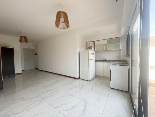 VENTA ABASTO MONOAMBIENTE CON TERRAZA PROPIA. — foto 3