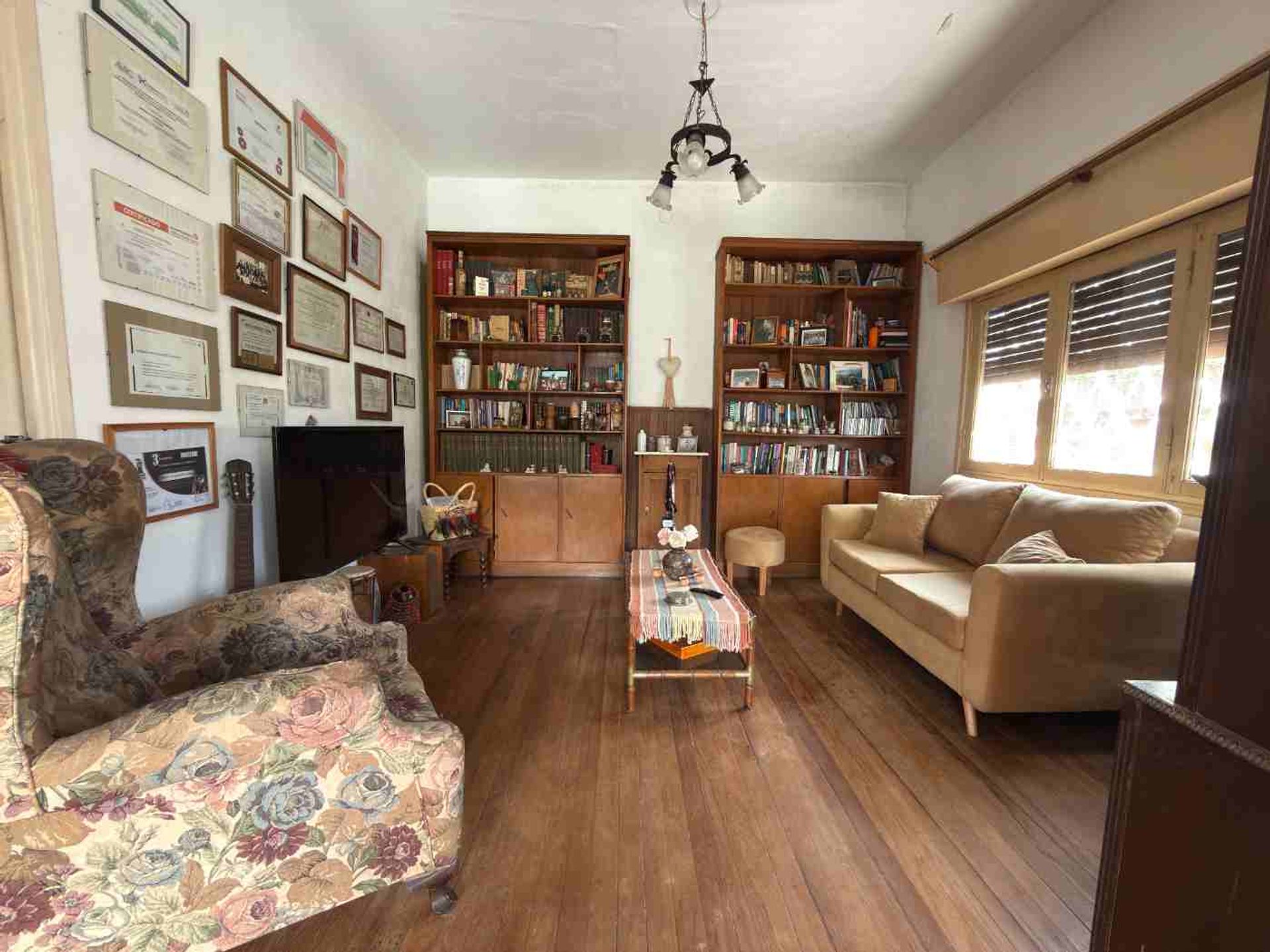 VENTA CASA 5 AMBIENTES ADOLFO SOURDEAUX — foto 1
