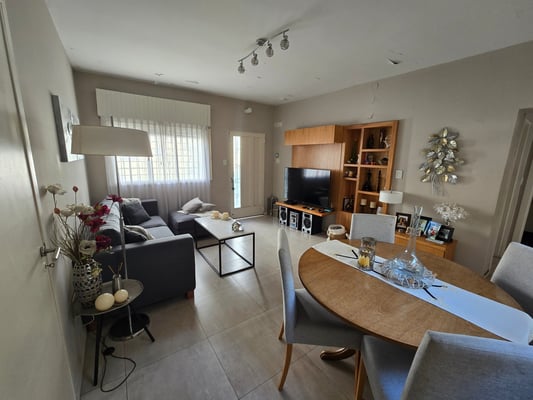 Casa en venta con cochera - 3 ambientes - Coghlan - APTO CRÉDITO — foto 3